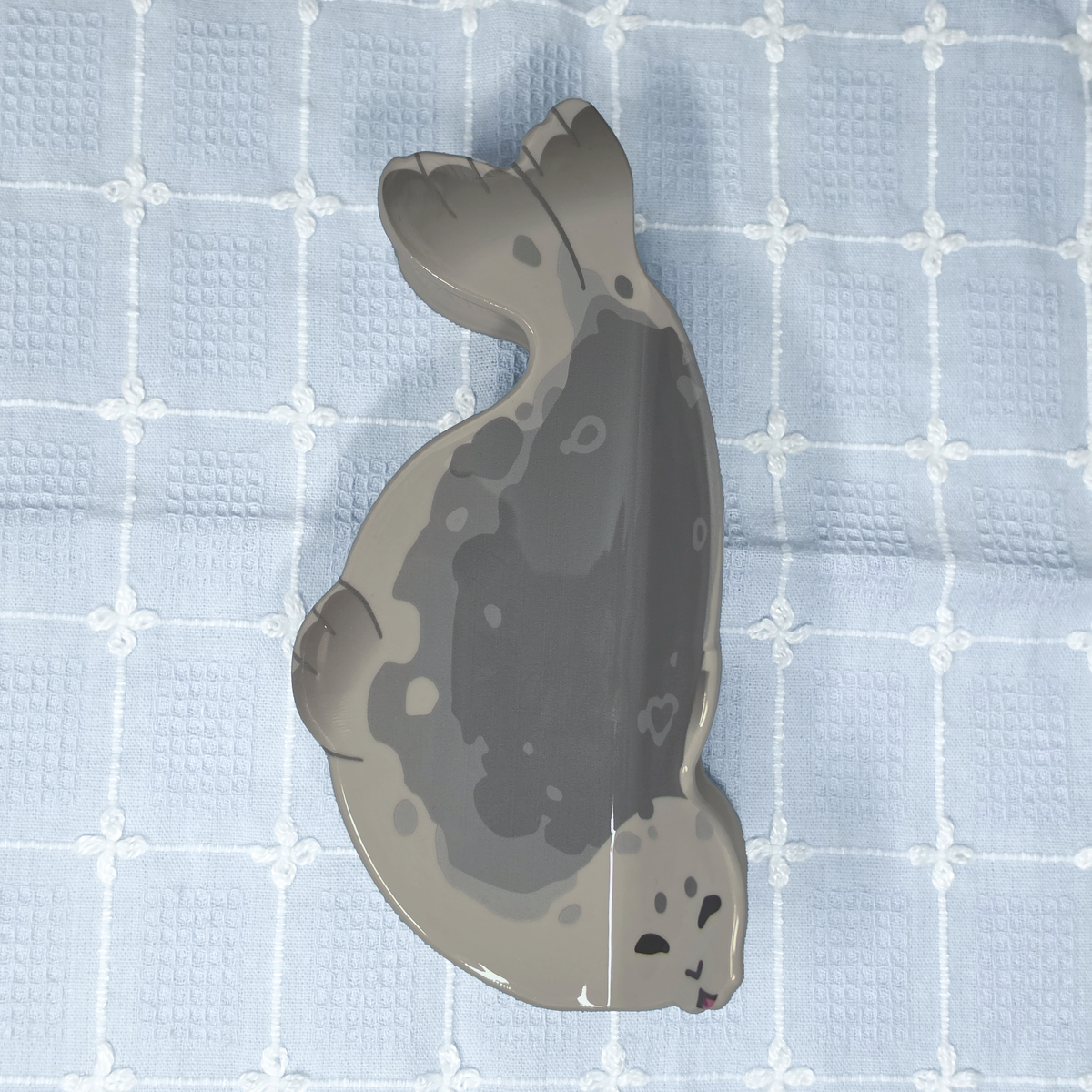 PREORDER - gray seal hair claw clip