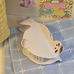white seal claw clips