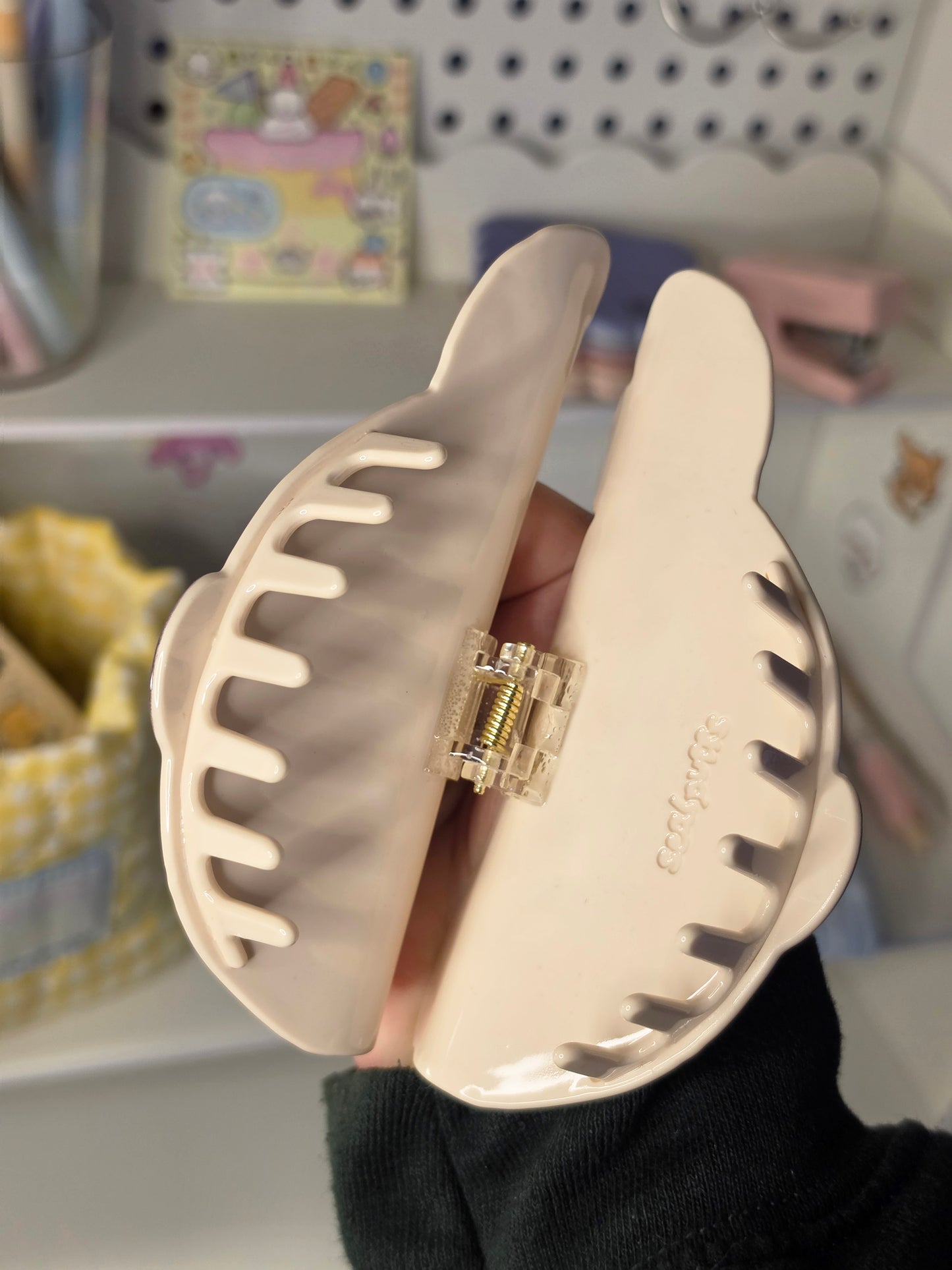 Seal Hair Claw Clip