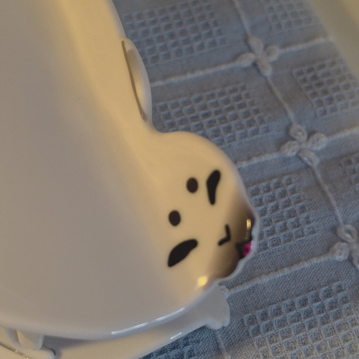 PREORDER - white seal hair claw clip